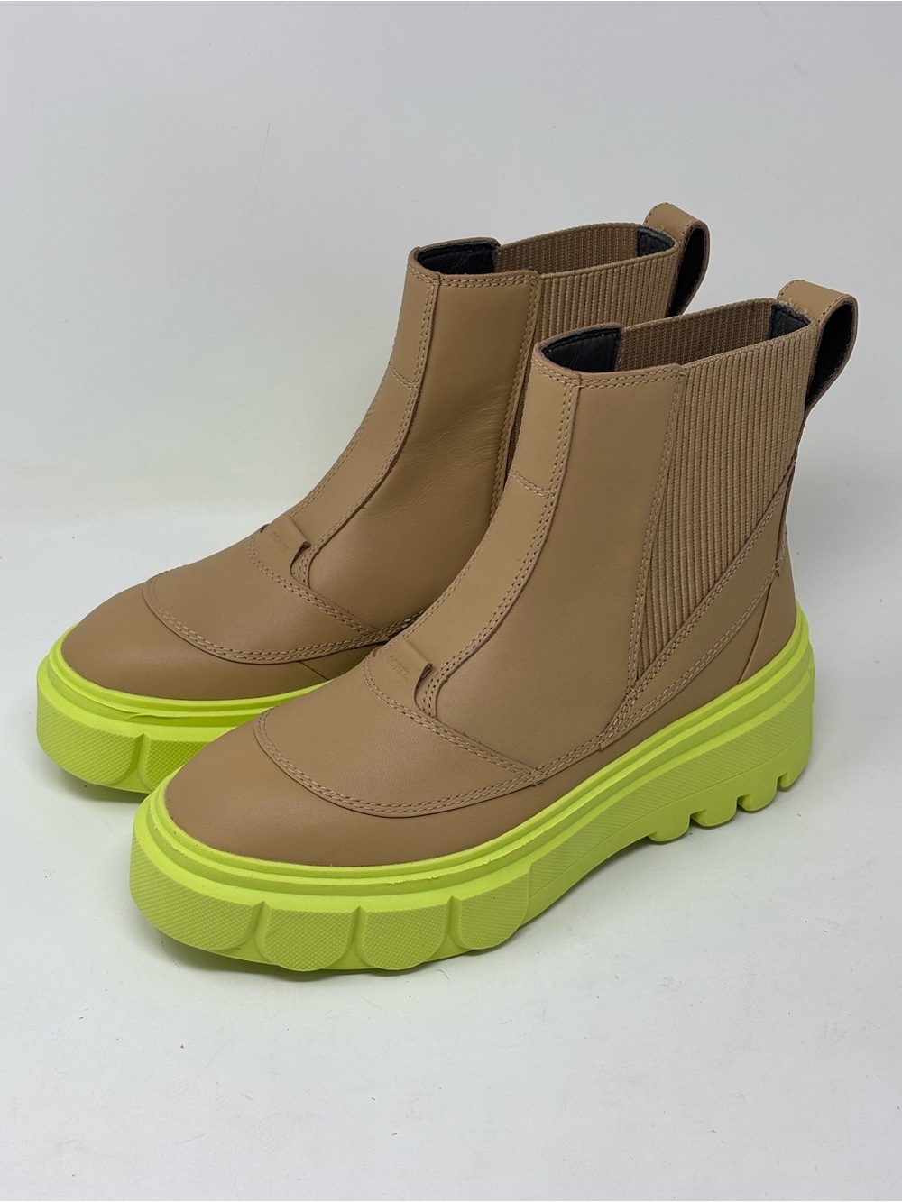 Sorel Caribou X Waterproof Platform Chelsea Boots New In Box - Picture 3 of 12